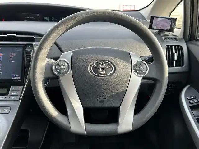 トヨタ プリウス S ツーリングセレクション 群馬県 2013(平25)年 10.6万km ホワイトパールクリスタルシャイン (株)IDOMが運営する【じしゃロン伊勢崎店】の自社ローン専用車両になりますこちらは現金またはオートローンご利用時の価格です。自社ローンご希望の方は別途その旨お申付け下さい/社外SDナビゲーション/バックカメラ/CD/DVD/SD/DTV/BT/LEDヘッドライト/オートライト/ETC/ドアバイザー/純正フロアマット