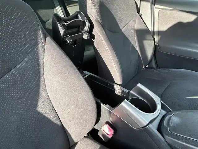 トヨタ プリウス S ツーリングセレクション 群馬県 2013(平25)年 10.6万km ホワイトパールクリスタルシャイン (株)IDOMが運営する【じしゃロン伊勢崎店】の自社ローン専用車両になりますこちらは現金またはオートローンご利用時の価格です。自社ローンご希望の方は別途その旨お申付け下さい/社外SDナビゲーション/バックカメラ/CD/DVD/SD/DTV/BT/LEDヘッドライト/オートライト/ETC/ドアバイザー/純正フロアマット