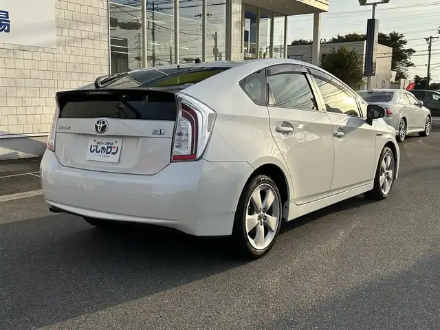 トヨタ プリウス S ツーリングセレクション 群馬県 2013(平25)年 10.6万km ホワイトパールクリスタルシャイン (株)IDOMが運営する【じしゃロン伊勢崎店】の自社ローン専用車両になりますこちらは現金またはオートローンご利用時の価格です。自社ローンご希望の方は別途その旨お申付け下さい/社外SDナビゲーション/バックカメラ/CD/DVD/SD/DTV/BT/LEDヘッドライト/オートライト/ETC/ドアバイザー/純正フロアマット