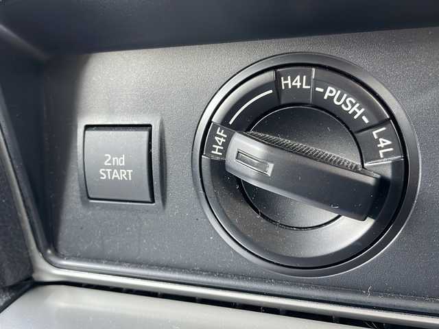 トヨタ ランドクルーザー プラド TX 山形県 2018(平30)年 3.1万km レッドマイカメタリック ワンオーナー/Toyota Safety Sense		/・プリクラッシュセーフティ		/・レーンディパーチャーアラート（LDA）		/・レーダークルーズコントロール							/・オートマチックハイビーム	/・横滑り抑制機能		/純正ナビ（CD/DVD/Bluetooth）/フルセグテレビ/バックカメラ/ビルトインETC/純正ドライブレコーダー/コーナーセンサー/ヘッドランプクリーナー/プッシュスタート/スマートキー/フォグランプ/LEDヘッドライト/ドアバイザー