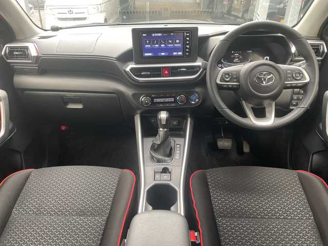 トヨタ ライズ Z 広島県 2022(令4)年 2.7万km ナチュラルベージュマイカM 禁煙車/ハイブリッド/スマートアシスト/・衝突軽減/・車線逸脱/・オートマチックハイビーム/・レーダークルーズコントロール/BSM/クリアランスソナー/純正ナビ（NSZT-W68T）/・フルセグ/CD/DVD/Bluetooth/SD/SDREC/パノラマモニター/革巻きステアリング/ステアリングスイッチ/オートライト/電動パーキングブレーキ/ブレーキホールド/LEDヘッドライト/フォグランプ/前後ドライブレコーダー（TZ-DR300）/ETC2.0/シートヒーター/フロアマット