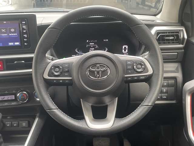 トヨタ ライズ Z 広島県 2022(令4)年 2.7万km ナチュラルベージュマイカM 禁煙車/ハイブリッド/スマートアシスト/・衝突軽減/・車線逸脱/・オートマチックハイビーム/・レーダークルーズコントロール/BSM/クリアランスソナー/純正ナビ（NSZT-W68T）/・フルセグ/CD/DVD/Bluetooth/SD/SDREC/パノラマモニター/革巻きステアリング/ステアリングスイッチ/オートライト/電動パーキングブレーキ/ブレーキホールド/LEDヘッドライト/フォグランプ/前後ドライブレコーダー（TZ-DR300）/ETC2.0/シートヒーター/フロアマット