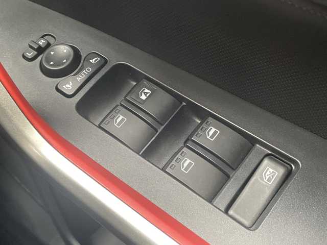 トヨタ ライズ Z 広島県 2022(令4)年 2.7万km ナチュラルベージュマイカM 禁煙車/ハイブリッド/スマートアシスト/・衝突軽減/・車線逸脱/・オートマチックハイビーム/・レーダークルーズコントロール/BSM/クリアランスソナー/純正ナビ（NSZT-W68T）/・フルセグ/CD/DVD/Bluetooth/SD/SDREC/パノラマモニター/革巻きステアリング/ステアリングスイッチ/オートライト/電動パーキングブレーキ/ブレーキホールド/LEDヘッドライト/フォグランプ/前後ドライブレコーダー（TZ-DR300）/ETC2.0/シートヒーター/フロアマット