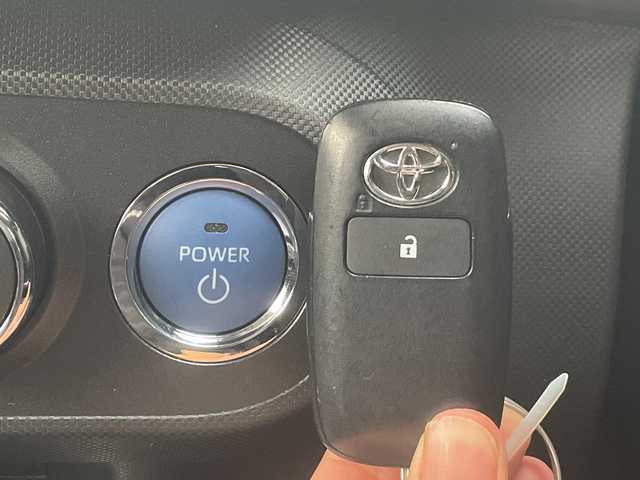 トヨタ ライズ Z 広島県 2022(令4)年 2.7万km ナチュラルベージュマイカM 禁煙車/ハイブリッド/スマートアシスト/・衝突軽減/・車線逸脱/・オートマチックハイビーム/・レーダークルーズコントロール/BSM/クリアランスソナー/純正ナビ（NSZT-W68T）/・フルセグ/CD/DVD/Bluetooth/SD/SDREC/パノラマモニター/革巻きステアリング/ステアリングスイッチ/オートライト/電動パーキングブレーキ/ブレーキホールド/LEDヘッドライト/フォグランプ/前後ドライブレコーダー（TZ-DR300）/ETC2.0/シートヒーター/フロアマット