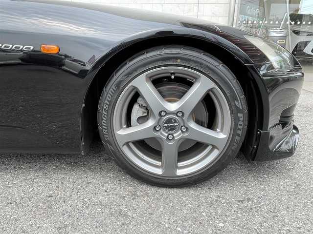 ホンダ Ｓ２０００ 埼玉県 2001(平13)年 3.5万km ベルリナブラック 外部検査済み/FUJITSUBOマフラー/BILSTEIN車高調/GReddyタワーバー/OPフロントエアロ/OPモデューロ17インチアルミ/OP黒革シート/OPトランクスポイラー/OPウインドウディフレクター/HIDヘッドライト/VGS/電動フルオープン/レーシングステアリング/キーレス/スペアキー/点検記録簿/（H14/H17/H18/H20/H22/H24/H25/H26/H28/H30/R2）/新車保証書/取扱説明書