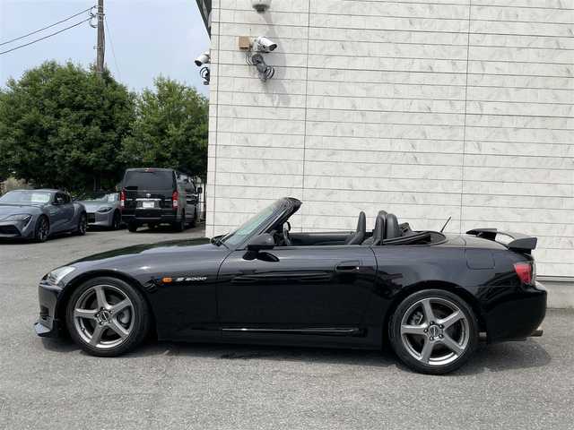 ホンダ Ｓ２０００ 埼玉県 2001(平13)年 3.5万km ベルリナブラック 外部検査済み/FUJITSUBOマフラー/BILSTEIN車高調/GReddyタワーバー/OPフロントエアロ/OPモデューロ17インチアルミ/OP黒革シート/OPトランクスポイラー/OPウインドウディフレクター/HIDヘッドライト/VGS/電動フルオープン/レーシングステアリング/キーレス/スペアキー/点検記録簿/（H14/H17/H18/H20/H22/H24/H25/H26/H28/H30/R2）/新車保証書/取扱説明書