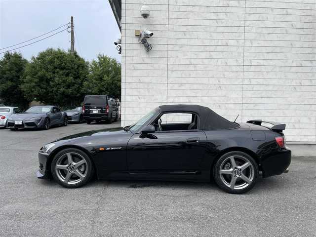 ホンダ Ｓ２０００ 埼玉県 2001(平13)年 3.5万km ベルリナブラック 外部検査済み/FUJITSUBOマフラー/BILSTEIN車高調/GReddyタワーバー/OPフロントエアロ/OPモデューロ17インチアルミ/OP黒革シート/OPトランクスポイラー/OPウインドウディフレクター/HIDヘッドライト/VGS/電動フルオープン/レーシングステアリング/キーレス/スペアキー/点検記録簿/（H14/H17/H18/H20/H22/H24/H25/H26/H28/H30/R2）/新車保証書/取扱説明書