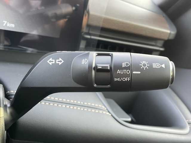 日産 セレナ e－パワー ハイウェイスター V 茨城県 2025(令7)年 0.1千km プリズムホワイト 登録済未使用車/12.3インチカラーディスプレイ/　NissanConnectナビゲーションシステム/ 【AM/FM/USB/HDMI/フルセグTV】/アラウンドビューカメラ/ナビリンク機能付きプロパイロット/・プロパイロット緊急停止支援システム/・インテリジェントエマージェンシーブレーキ/・前方衝突予測警報/・車線逸脱防止支援システム/・後側方車両検知警報/・ふらつき警報/・標識検知機能/・衝突回避ステアリングアシスト/・車線逸脱警報/・後退時車両検知警報/・踏み間違い防止アシスト/純正前後ドライブレコーダー/インテリジェントルームミラー/ワイヤレス充電器/革巻きステアリング【スイッチ】/e-pedal/電子パーキング　オートホールド/デュアルバックドア/アダブティブLEDヘッドライト/純正16インチアルミホイール/ETC2.0/SOSコール/保証書、取扱説明書