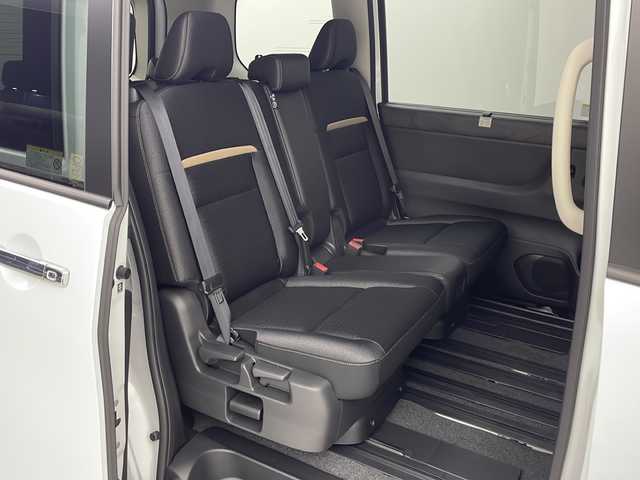 日産 セレナ e－パワー ハイウェイスター V 茨城県 2025(令7)年 0.1千km プリズムホワイト 登録済未使用車/12.3インチカラーディスプレイ/　NissanConnectナビゲーションシステム/ 【AM/FM/USB/HDMI/フルセグTV】/アラウンドビューカメラ/ナビリンク機能付きプロパイロット/・プロパイロット緊急停止支援システム/・インテリジェントエマージェンシーブレーキ/・前方衝突予測警報/・車線逸脱防止支援システム/・後側方車両検知警報/・ふらつき警報/・標識検知機能/・衝突回避ステアリングアシスト/・車線逸脱警報/・後退時車両検知警報/・踏み間違い防止アシスト/純正前後ドライブレコーダー/インテリジェントルームミラー/ワイヤレス充電器/革巻きステアリング【スイッチ】/e-pedal/電子パーキング　オートホールド/デュアルバックドア/アダブティブLEDヘッドライト/純正16インチアルミホイール/ETC2.0/SOSコール/保証書、取扱説明書