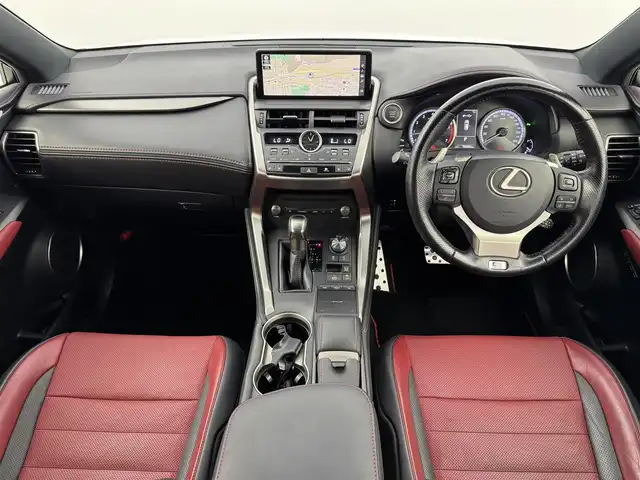 レクサス ＮＸ 300 Fスポーツ 福岡県 2018(平30)年 7.7万km ホワイトノーヴァガラスフレーク パノラマルーフ　/メーカーナビ　/フルセグTV　/バックカメラ　/ＥＴＣ２．０　/レーダークルーズコントロール　/トヨタセーフティセンス　/コーナーセンサー　/衝突被害軽減ブレーキ　/レーンキープ　/アクセル踏み間違い防止　/パドルシフト　/本革シート　/パワーシート　/シートベンチレーション／ヒーター　/ステアリングヒーター　/パワーバックドア　/３眼ＬＥＤヘッドライト