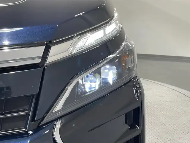 トヨタ ヴォクシー ZS 煌Ⅱ 愛知県 2019(平31)年 3.6万km ブラッキッシュアゲハガラスフレーク 純正１０インチナビ/モデリスタエアロ/両側パワースライドドア/衝突軽減ブレーキ/レーンキープアシスト/クリアランスソナー/先行車発進告知/クルーズコントロール/ドライブレコーダー/ビルトインＥＴＣ/バックカメラ/アクセサリーソケット/アイドリングストップ/LEDヘッドライト/オートハイビーム/ISOFIX/純正フロアマット/純正16インチアルミホイール