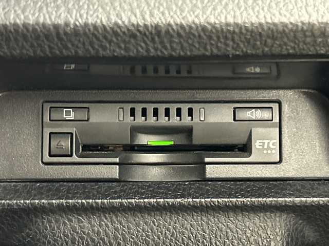 トヨタ ヴォクシー ZS 煌Ⅱ 三重県 2019(平31)年 3.6万km ブラッキッシュアゲハガラスフレーク /禁煙車//純正１０インチナビ//モデリスタエアロ(F・S)//両側パワースライドドア//トヨタセーフティセンス//衝突軽減ブレーキ//レーンキープアシスト//クリアランスソナー//先行車発進告知//クルーズコントロール//ドライブレコーダー//ビルトインＥＴＣ//バックカメラ//アクセサリーソケット//アイドリングストップ//LEDヘッドライト//オートハイビーム//ISOFIX//純正フロアマット//純正16インチアルミホイールf