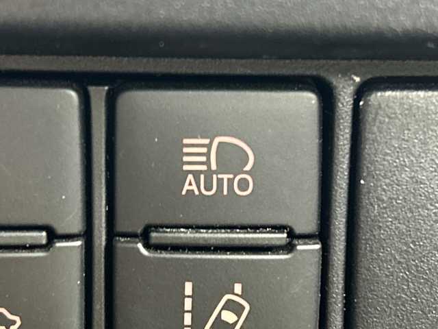 トヨタ ヴォクシー ZS 煌Ⅱ 三重県 2019(平31)年 3.6万km ブラッキッシュアゲハガラスフレーク /禁煙車//純正１０インチナビ//モデリスタエアロ(F・S)//両側パワースライドドア//トヨタセーフティセンス//衝突軽減ブレーキ//レーンキープアシスト//クリアランスソナー//先行車発進告知//クルーズコントロール//ドライブレコーダー//ビルトインＥＴＣ//バックカメラ//アクセサリーソケット//アイドリングストップ//LEDヘッドライト//オートハイビーム//ISOFIX//純正フロアマット//純正16インチアルミホイールf