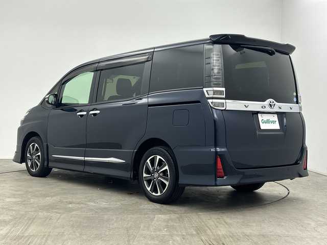 トヨタ ヴォクシー ZS 煌Ⅱ 三重県 2019(平31)年 3.6万km ブラッキッシュアゲハガラスフレーク /禁煙車//純正１０インチナビ//モデリスタエアロ(F・S)//両側パワースライドドア//トヨタセーフティセンス//衝突軽減ブレーキ//レーンキープアシスト//クリアランスソナー//先行車発進告知//クルーズコントロール//ドライブレコーダー//ビルトインＥＴＣ//バックカメラ//アクセサリーソケット//アイドリングストップ//LEDヘッドライト//オートハイビーム//ISOFIX//純正フロアマット//純正16インチアルミホイールf