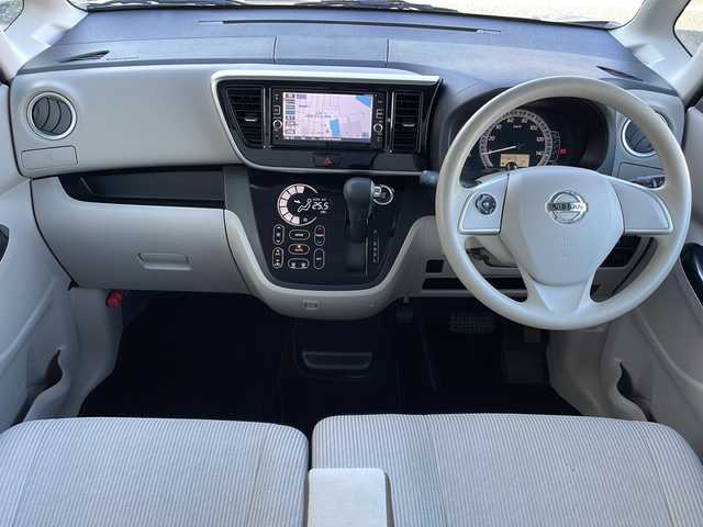 日産 デイズ ルークス X 山口県 2017(平29)年 4.3万km クールシルバー ワンオーナー/純正SDナビ　【MM316D-W】/・Bluetooth接続/・フルセグテレビ/・DVD再生機能有/アラウンドビューモニター/ドライブレコーダー/アイドリングストップ/衝突被害軽減システム/横滑り防止装置/スマートキー/プッシュスタート/片側パワースライドドア/フロアマット/純正14インチアルミホイール/ドアバイザー/保証書