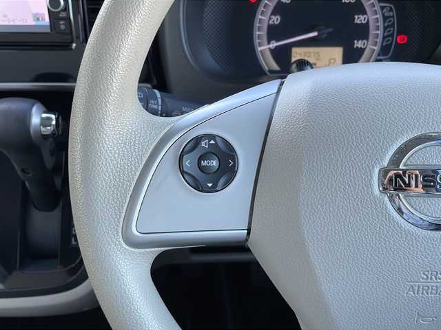 日産 デイズ ルークス X 山口県 2017(平29)年 4.3万km クールシルバー ワンオーナー/純正SDナビ　【MM316D-W】/・Bluetooth接続/・フルセグテレビ/・DVD再生機能有/アラウンドビューモニター/ドライブレコーダー/アイドリングストップ/衝突被害軽減システム/横滑り防止装置/スマートキー/プッシュスタート/片側パワースライドドア/フロアマット/純正14インチアルミホイール/ドアバイザー/保証書