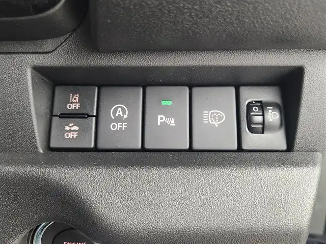 スズキ ジムニー ノマド FC 愛知県 2025(令7)年 0.1千km パール 登録済み未使用車/４ＷＤ/スズキデュアルブレーキサポート/レーダークルーズコントロール/純正8型ナビ/・フルセグ/・Bluetooth/・USB/シートヒーター（D+N)/ミラーヒーター　/パーキングソナー/オートライト/純正１５インチＡＷ/革巻きステアリング/ステアリングリモコン/ダウンヒルアシストコントロール/LEDヘッドライト/スマートキー/Pスタート/横滑り防止装置