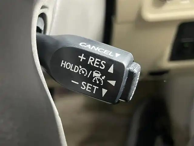 トヨタ ランドクルーザー プラド TX Lパッケージ 大阪府 2022(令4)年 2万km ホワイトパールクリスタルシャイン ベージュ革シート 純正9incナビTV バックカメラ パワーシート/ヒーター/エアコン レーダークルコン 衝突軽減ブレーキ レーンアシスト オートハイビーム ルーフレール クリアランスソナー 4WD