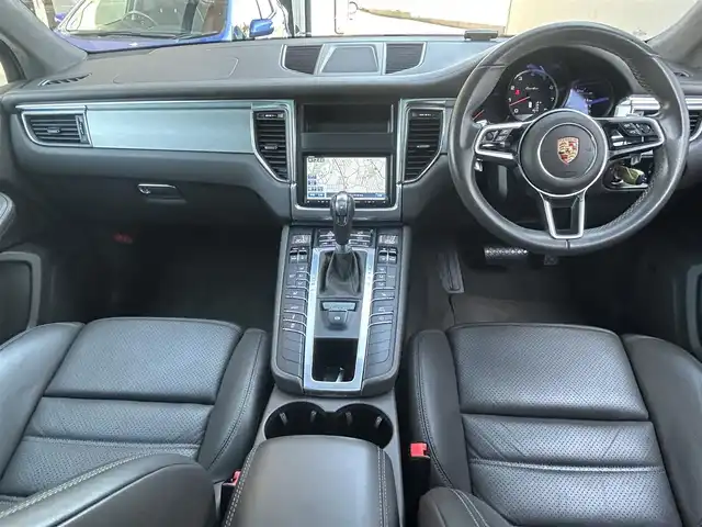 ポルシェ マカン ターボ 茨城県 2015(平27)年 5.7万km ジェットブラック パノラマルーフ/レザーインテリア/レッドキャリパー/ポルシェエントリー＆ドライブシステム/Boseサウンドシステム/純正ナビ　フルセグ/BT/AF/FM/パワーシート/シートメモリ/レザーシート/コーナーセンサー/ステアリングスイッチ/電動リアゲート/パドルシフト/純正アルミホイール/USBポート/パワーバックドア/オートライト/スマートキー