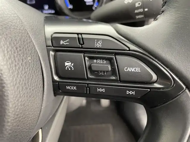 トヨタ ヤリス ハイブリッド Z 富山県 2023(令5)年 2.5万km ブラック 純正ディスプレイオーディオ（AM/FM/BT/USB/フルセグ）/全方位カメラ/ドライブレコーダー/ビルトインETC/D/N席シートヒーター/ハンドルヒーター/ブラインドスポットモニター/衝突被害軽減システム/レーダークルーズコントロール/レーンキープアシスト/コーナーセンサー/横滑り防止装置/アイドリングストップ/モデリスタアルミホイール/社外アルミホイール付冬タイヤ有/純正フロアマット/オートLEDライト/オートマチックハイビーム/革巻きステアリング/ステアリングスイッチ/スマートキー/スペアキー