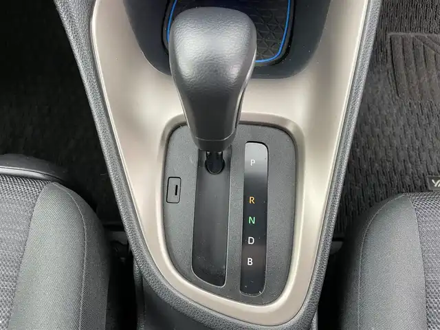 トヨタ ヤリス ハイブリッド Z 富山県 2023(令5)年 2.5万km ブラック 純正ディスプレイオーディオ（AM/FM/BT/USB/フルセグ）/全方位カメラ/ドライブレコーダー/ビルトインETC/D/N席シートヒーター/ハンドルヒーター/ブラインドスポットモニター/衝突被害軽減システム/レーダークルーズコントロール/レーンキープアシスト/コーナーセンサー/横滑り防止装置/アイドリングストップ/モデリスタアルミホイール/社外アルミホイール付冬タイヤ有/純正フロアマット/オートLEDライト/オートマチックハイビーム/革巻きステアリング/ステアリングスイッチ/スマートキー/スペアキー