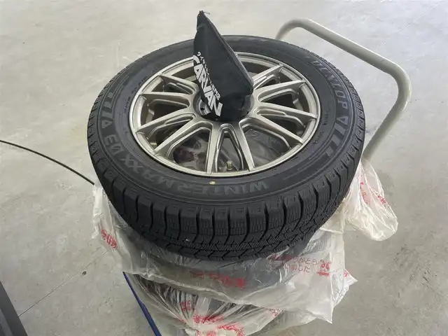 トヨタ ヤリス ハイブリッド Z 富山県 2023(令5)年 2.5万km ブラック 純正ディスプレイオーディオ（AM/FM/BT/USB/フルセグ）/全方位カメラ/ドライブレコーダー/ビルトインETC/D/N席シートヒーター/ハンドルヒーター/ブラインドスポットモニター/衝突被害軽減システム/レーダークルーズコントロール/レーンキープアシスト/コーナーセンサー/横滑り防止装置/アイドリングストップ/モデリスタアルミホイール/社外アルミホイール付冬タイヤ有/純正フロアマット/オートLEDライト/オートマチックハイビーム/革巻きステアリング/ステアリングスイッチ/スマートキー/スペアキー