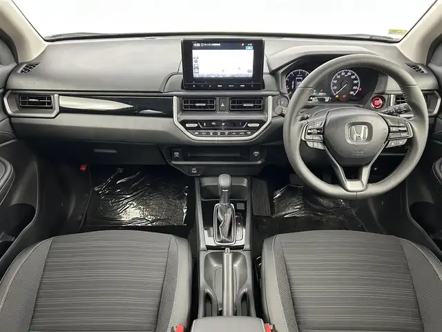 ホンダ ＷＲ－Ｖ Z+ 福岡県 2024(令6)年 0.1万km未満 プラチナホワイトパール 純正８型ナビ（ＢＴ，フルセグＴＶ）　/バックカメラ　/ＡＣＣ　/コーナーセンサー　/衝突軽減ブレーキ　/レーンキープ　/アクセル踏み間違い防止　/パドルシフト／ＭＴモード付　/ハーフレザー　/純正１７インチＡＷ　/ＬＥＤ