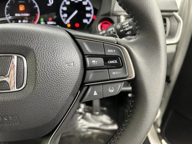 ホンダ ＷＲ－Ｖ Z+ 福岡県 2024(令6)年 0.1万km未満 プラチナホワイトパール 純正８型ナビ（ＢＴ，フルセグＴＶ）　/バックカメラ　/ＡＣＣ　/コーナーセンサー　/衝突軽減ブレーキ　/レーンキープ　/アクセル踏み間違い防止　/パドルシフト／ＭＴモード付　/ハーフレザー　/純正１７インチＡＷ　/ＬＥＤ