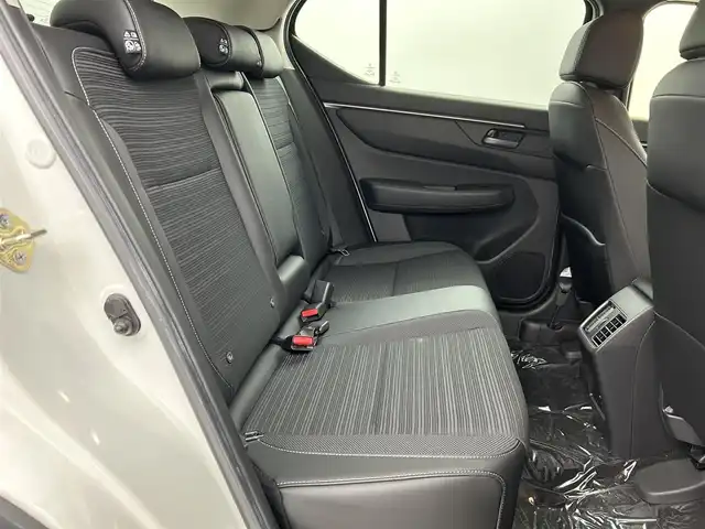 ホンダ ＷＲ－Ｖ Z+ 福岡県 2024(令6)年 0.1万km未満 プラチナホワイトパール 純正８型ナビ（ＢＴ，フルセグＴＶ）　/バックカメラ　/ＡＣＣ　/コーナーセンサー　/衝突軽減ブレーキ　/レーンキープ　/アクセル踏み間違い防止　/パドルシフト／ＭＴモード付　/ハーフレザー　/純正１７インチＡＷ　/ＬＥＤ