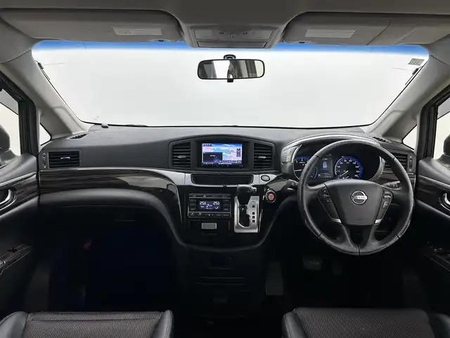日産 エルグランド 250ハイウェイスターS 岡山県 2017(平29)年 4.7万km ブリリアントホワイトパール 10.1インチフリップダウンモニター/両側電動スライドドア/LEDヘッドライト/バックカメラ/ビルトインETC/オットマン/ハーフレザー/純正アルミホイール/Bluetooth/TV