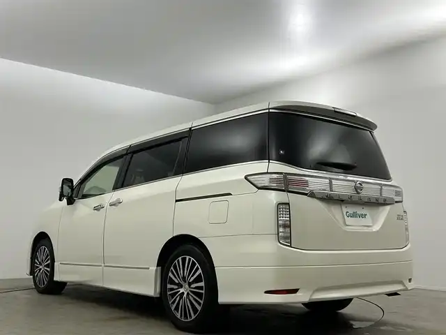 日産 エルグランド 250ハイウェイスターS 岡山県 2017(平29)年 4.7万km ブリリアントホワイトパール 10.1インチフリップダウンモニター/両側電動スライドドア/LEDヘッドライト/バックカメラ/ビルトインETC/オットマン/ハーフレザー/純正アルミホイール/Bluetooth/TV