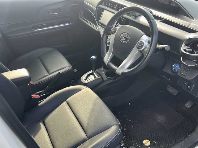トヨタ アクア G 鹿児島県 2016(平28)年 4.7万km ライムホワイトパールクリスタルシャイン 純正ナビ/Bluetooth/CD/DVD/TV/AM/FM/ETC/ドライブレコーダー/バックモニター/フルセグ/クルーズコントロール/衝突軽減装置/レーン逸脱アラーム/純正フロアマット/オートライト/電動格納ミラー