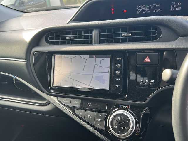 トヨタ アクア G 鹿児島県 2016(平28)年 4.7万km ライムホワイトパールクリスタルシャイン 純正ナビ/Bluetooth/CD/DVD/TV/AM/FM/ETC/ドライブレコーダー/バックモニター/フルセグ/クルーズコントロール/衝突軽減装置/レーン逸脱アラーム/純正フロアマット/オートライト/電動格納ミラー