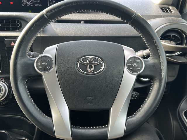 トヨタ アクア G 鹿児島県 2016(平28)年 4.7万km ライムホワイトパールクリスタルシャイン 純正ナビ/Bluetooth/CD/DVD/TV/AM/FM/ETC/ドライブレコーダー/バックモニター/フルセグ/クルーズコントロール/衝突軽減装置/レーン逸脱アラーム/純正フロアマット/オートライト/電動格納ミラー