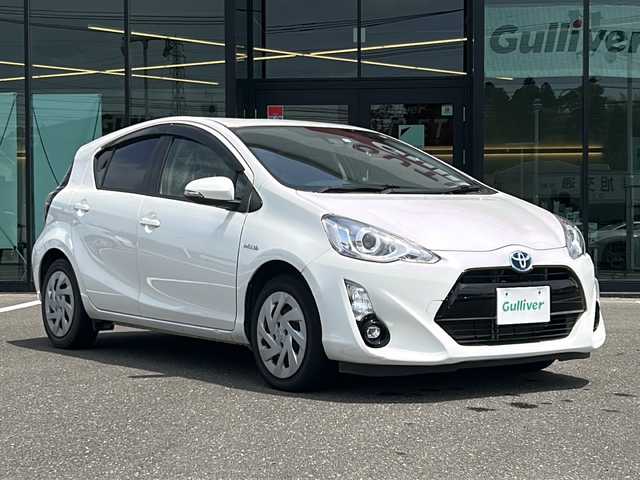 トヨタ アクア G 鹿児島県 2016(平28)年 4.7万km ライムホワイトパールクリスタルシャイン 純正ナビ/Bluetooth/CD/DVD/TV/AM/FM/ETC/ドライブレコーダー/バックモニター/フルセグ/クルーズコントロール/衝突軽減装置/レーン逸脱アラーム/純正フロアマット/オートライト/電動格納ミラー