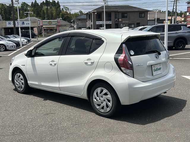 トヨタ アクア G 鹿児島県 2016(平28)年 4.7万km ライムホワイトパールクリスタルシャイン 純正ナビ/Bluetooth/CD/DVD/TV/AM/FM/ETC/ドライブレコーダー/バックモニター/フルセグ/クルーズコントロール/衝突軽減装置/レーン逸脱アラーム/純正フロアマット/オートライト/電動格納ミラー
