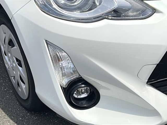 トヨタ アクア G 鹿児島県 2016(平28)年 4.7万km ライムホワイトパールクリスタルシャイン 純正ナビ/Bluetooth/CD/DVD/TV/AM/FM/ETC/ドライブレコーダー/バックモニター/フルセグ/クルーズコントロール/衝突軽減装置/レーン逸脱アラーム/純正フロアマット/オートライト/電動格納ミラー