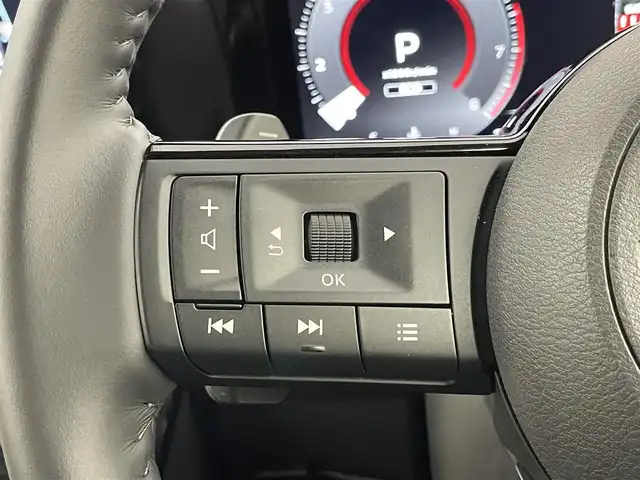 日産 セレナ ハイウェイスター V 埼玉県 2023(令5)年 2.1万km ベージュ 純正１２．３インチナビ　アラウンドビューモニター　プロパイロット　ＢＳＩ　デジタルインナーミラー　ビルトインＥＴＣ２．０　ワイヤレス充電　両側パワースライドドア　レーダークルーズコントロール　アップルCarPlay  純正アルミホイール ＬＥＤライト　地デジフルセグＴＶ　スマートキー　オートライト　スペアキー