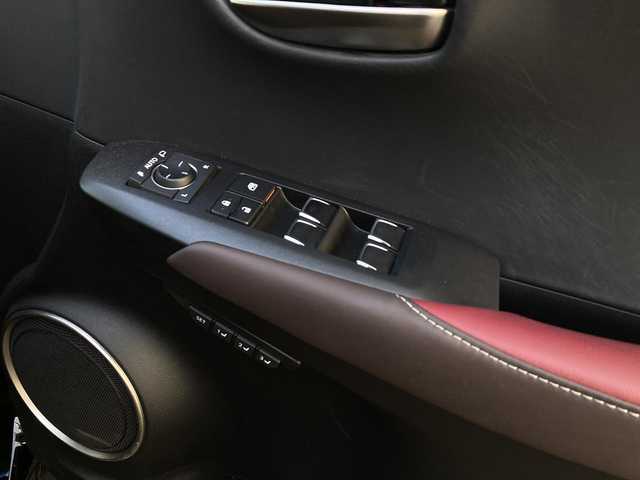レクサス ＮＸ 300h Iパッケージ 兵庫県 2018(平30)年 4.6万km ブラック 純正メモリナビ/・TV/AM/FM/DVD/CD/BT/ドラレコ/ビルトインＥＴＣ２．０/前後コーナーセンサー/クルーズコントロール/バックモニター/横滑り防止装置/電動リアゲート/前席シートヒーター/前席パワーシート/プリクラッシュ/オートライト/パーキングサポートブレーキ/レーンキープアシスト/保証書