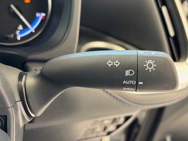 トヨタ ヴォクシー ハイブリッド S－Z 埼玉県 2025(令7)年 0.4万km ホワイトパールクリスタルシャイン トヨタセーフティーセンス /純正ディスプレイオーディオ/　　CD/DVD/BT/フルセグ/バックカメラ /両側パワースライドドア /レーダークルーズコントロール /LEDオートライト /ハーフレザーシート /シートヒーター/ステアリングスイッチ/電子パーキング/ETC/禁煙車