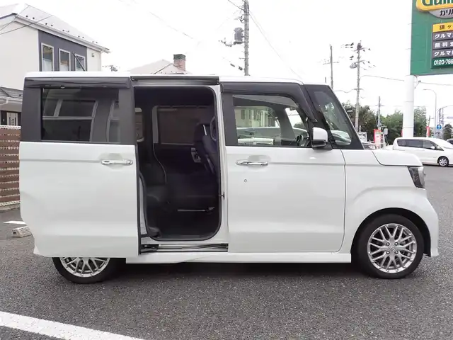 ホンダ Ｎ ＢＯＸ カスタム L ターボ 千葉県 2021(令3)年 1.6万km プラチナホワイトパール 8インチナビ(AVIC-RL811)/・フルセグテレビ/・CD/DVD/・Bluetooth/・ミュージックサーバー/バックカメラ/ドライブレコーダー前後/ETC/ホンダセンシング/・衝突軽減ブレーキ/・誤発進抑制機能/・後方誤発進抑制機能/・歩行者事故低減ステアリング/・路外逸脱抑制機能/・先行車発進お知らせ機能/・標識認識機能/・オートハイビーム/クルーズコントロール/パドルシフト/LEDヘッドライト/LEDフォグライト/両側パワースライドドア /純正15インチAW