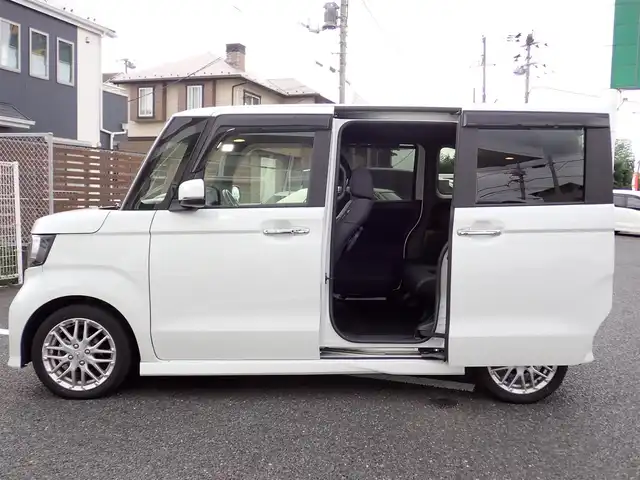 ホンダ Ｎ ＢＯＸ カスタム L ターボ 千葉県 2021(令3)年 1.6万km プラチナホワイトパール 8インチナビ(AVIC-RL811)/・フルセグテレビ/・CD/DVD/・Bluetooth/・ミュージックサーバー/バックカメラ/ドライブレコーダー前後/ETC/ホンダセンシング/・衝突軽減ブレーキ/・誤発進抑制機能/・後方誤発進抑制機能/・歩行者事故低減ステアリング/・路外逸脱抑制機能/・先行車発進お知らせ機能/・標識認識機能/・オートハイビーム/クルーズコントロール/パドルシフト/LEDヘッドライト/LEDフォグライト/両側パワースライドドア /純正15インチAW