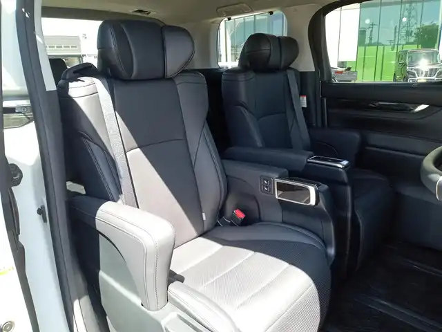 トヨタ ヴェルファイア Z Gエディション 福井県 2019(令1)年 3万km ホワイトパールクリスタルシャイン 純正9型ナビ/CD DVD Bluetooth　フルセグ　AM　FM/両側パワースライドドア/レーダークルーズコントロール/トヨタセーフティセンス/プリクラッシュセーフティシステム/レーンキープアシスト/コーナーセンサー/バックカメラ/ビルトインETC2.0/純正ドライブレコーダー/1.2列目シートヒーター/1.2列目シートベンチレーション/LEDオートライト/社外20インチAW