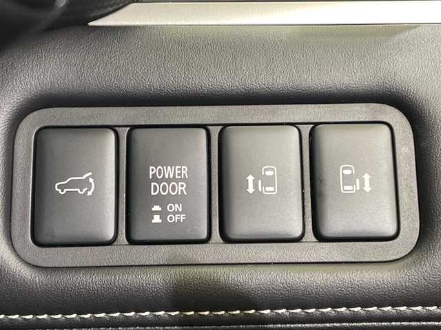 三菱 デリカＤ：５ シャモニー 愛媛県 2025(令7)年 0.1千km ブラックダイヤモンド アルパイン11インチナビ/Bluetooth/フルセグ/レーダークルーズコントロール/バックカメラ/両側電動スライドドア/衝突被害軽減ブレーキ/レーンキープアシスト/ダウンヒルアシストコントロール/ブラインドスポットモニター/電動リアゲート/LEDヘッドライト/オートマチックハイビーム/オートライト/シートヒーター/プッシュスタート/スペアキー