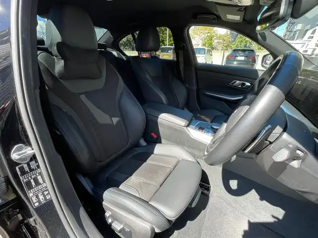 ＢＭＷ ３２０ｄ 青森県 2023(令5)年 4万km 黒 ４WD/純正ナビ/（Bluetooth・AppleCarPlay・USB）/バーチャルコックピット/ヘッドアップディスプレイ/全方位カメラ/ドライブレコーダー/AI音声会話システム/アダプティブクルーズコントロール/レーンキープアシスト/パーキングアシスト/速度制限認識/接近警告/後車追突警告/衝突軽減/アダプティブLEDヘッドライト/ハイビームアシスト/レインセンサー/置くだけ充電/ハーフレザーシート/メモリー付パワーシート/シートヒーター/革巻きステアリング/ステアリングスイッチ/パドルシフト/ウインカーミラー/電動パーキングブレーキ/ウインカーミラー/プッシュスタート/スマートキーX2/エアバック（W・サイド・カーテン）/ABS/横滑り防止機能/取扱説明書/保証書/点検記録簿（R6・R7）