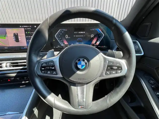 ＢＭＷ ３２０ｄ 青森県 2023(令5)年 4万km 黒 ４WD/純正ナビ/（Bluetooth・AppleCarPlay・USB）/バーチャルコックピット/ヘッドアップディスプレイ/全方位カメラ/ドライブレコーダー/AI音声会話システム/アダプティブクルーズコントロール/レーンキープアシスト/パーキングアシスト/速度制限認識/接近警告/後車追突警告/衝突軽減/アダプティブLEDヘッドライト/ハイビームアシスト/レインセンサー/置くだけ充電/ハーフレザーシート/メモリー付パワーシート/シートヒーター/革巻きステアリング/ステアリングスイッチ/パドルシフト/ウインカーミラー/電動パーキングブレーキ/ウインカーミラー/プッシュスタート/スマートキーX2/エアバック（W・サイド・カーテン）/ABS/横滑り防止機能/取扱説明書/保証書/点検記録簿（R6・R7）
