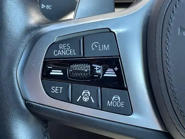 ＢＭＷ ３２０ｄ 青森県 2023(令5)年 4万km 黒 ４WD/純正ナビ/（Bluetooth・AppleCarPlay・USB）/バーチャルコックピット/ヘッドアップディスプレイ/全方位カメラ/ドライブレコーダー/AI音声会話システム/アダプティブクルーズコントロール/レーンキープアシスト/パーキングアシスト/速度制限認識/接近警告/後車追突警告/衝突軽減/アダプティブLEDヘッドライト/ハイビームアシスト/レインセンサー/置くだけ充電/ハーフレザーシート/メモリー付パワーシート/シートヒーター/革巻きステアリング/ステアリングスイッチ/パドルシフト/ウインカーミラー/電動パーキングブレーキ/ウインカーミラー/プッシュスタート/スマートキーX2/エアバック（W・サイド・カーテン）/ABS/横滑り防止機能/取扱説明書/保証書/点検記録簿（R6・R7）