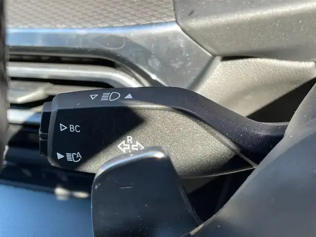 ＢＭＷ ３２０ｄ 青森県 2023(令5)年 4万km 黒 ４WD/純正ナビ/（Bluetooth・AppleCarPlay・USB）/バーチャルコックピット/ヘッドアップディスプレイ/全方位カメラ/ドライブレコーダー/AI音声会話システム/アダプティブクルーズコントロール/レーンキープアシスト/パーキングアシスト/速度制限認識/接近警告/後車追突警告/衝突軽減/アダプティブLEDヘッドライト/ハイビームアシスト/レインセンサー/置くだけ充電/ハーフレザーシート/メモリー付パワーシート/シートヒーター/革巻きステアリング/ステアリングスイッチ/パドルシフト/ウインカーミラー/電動パーキングブレーキ/ウインカーミラー/プッシュスタート/スマートキーX2/エアバック（W・サイド・カーテン）/ABS/横滑り防止機能/取扱説明書/保証書/点検記録簿（R6・R7）