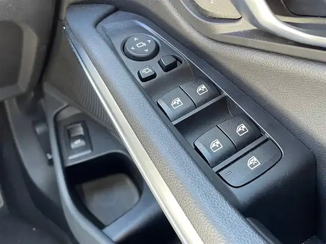 ＢＭＷ ３２０ｄ 青森県 2023(令5)年 4万km 黒 ４WD/純正ナビ/（Bluetooth・AppleCarPlay・USB）/バーチャルコックピット/ヘッドアップディスプレイ/全方位カメラ/ドライブレコーダー/AI音声会話システム/アダプティブクルーズコントロール/レーンキープアシスト/パーキングアシスト/速度制限認識/接近警告/後車追突警告/衝突軽減/アダプティブLEDヘッドライト/ハイビームアシスト/レインセンサー/置くだけ充電/ハーフレザーシート/メモリー付パワーシート/シートヒーター/革巻きステアリング/ステアリングスイッチ/パドルシフト/ウインカーミラー/電動パーキングブレーキ/ウインカーミラー/プッシュスタート/スマートキーX2/エアバック（W・サイド・カーテン）/ABS/横滑り防止機能/取扱説明書/保証書/点検記録簿（R6・R7）