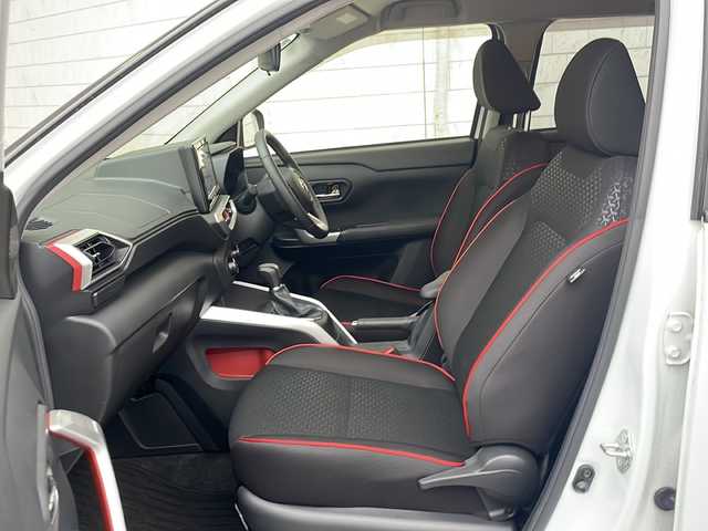 トヨタ ライズ Z 神奈川県 2020(令2)年 0.6万km シャイニングホワイトパール ワンオーナー/登録時走行距離5535km/純正ナビ【CD/SD/BT/フルセグTV】/全方位カメラ/スマートアシスト/・標識認識機能/・ステアリングアシスト/・車線逸脱警報/・衝突被害軽減システム/・先行車発信お知らせ/レーダークルーズコントロール/ブラインドスポットモニター/コーナーセンサー/アイドリングストップ/前席シートヒーター/オートマチックハイビーム/オートライト/ステアリングスイッチ/電動格納ウィンカーミラー/純正フロアマット/純正ドアバイザー/純正17インチアルミホイール/ISOFIX/前後ドライブレコーダー/ビルトインETC2.0/新車時保証書/取扱説明書/スペアキー×1
